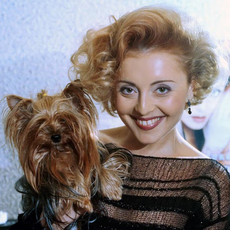 Анжелика Варум и ее собака